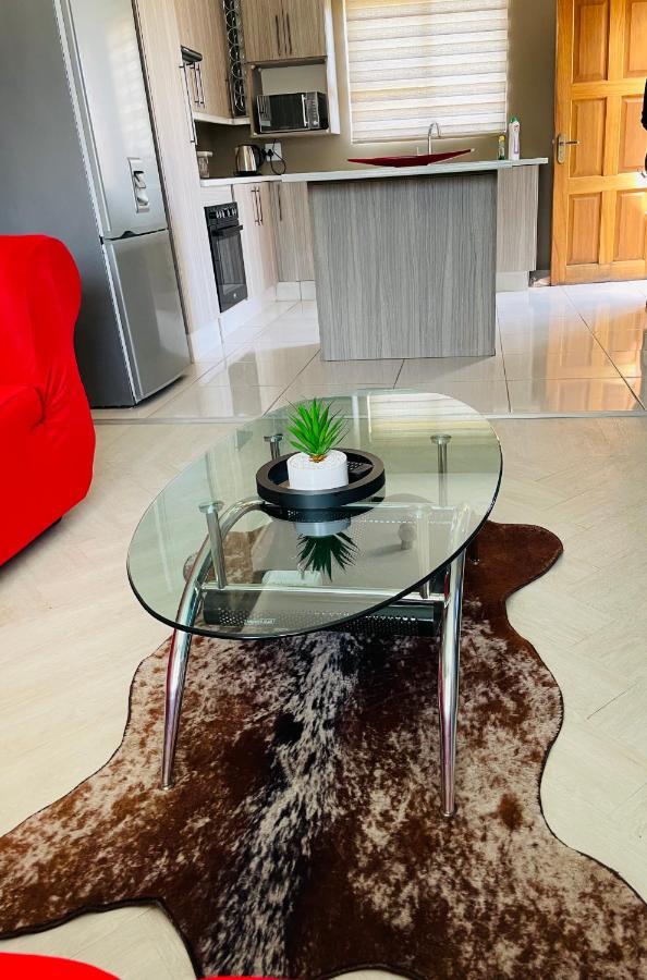 Moh Ville Guest House มาเซรู ภายนอก รูปภาพ